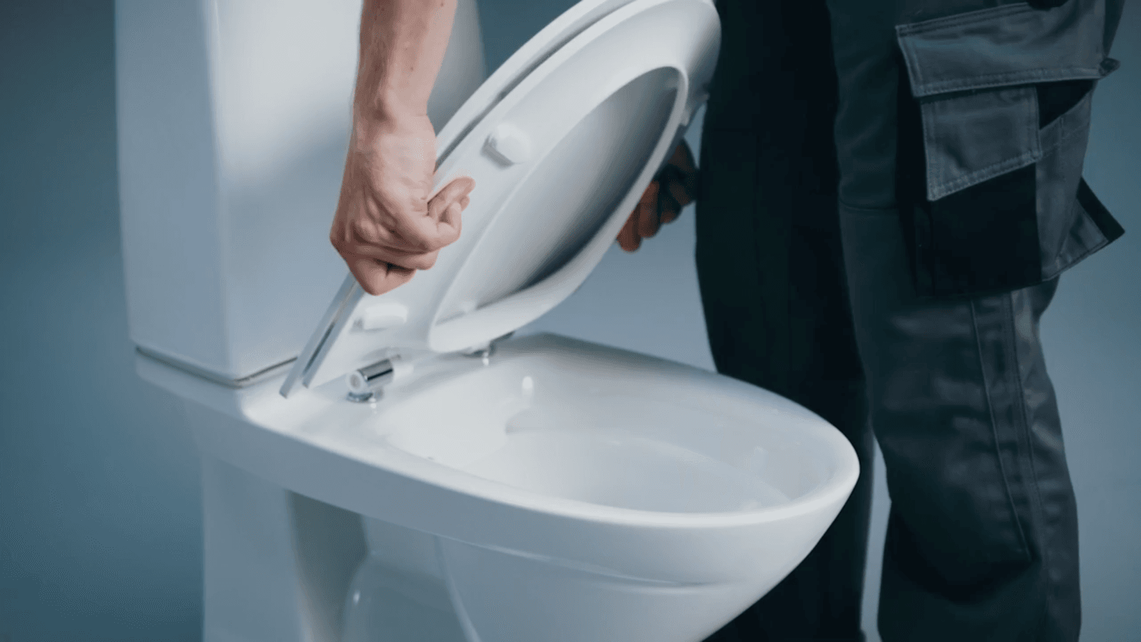 Porsgrund toalettsete som tas av Porsgrund toalettsete som tas av